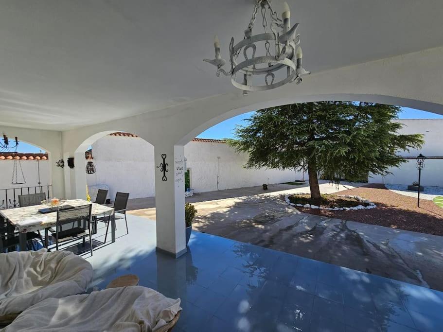 הוילה Fuentiduena de Tajo La Casa Del Arbol מראה חיצוני תמונה